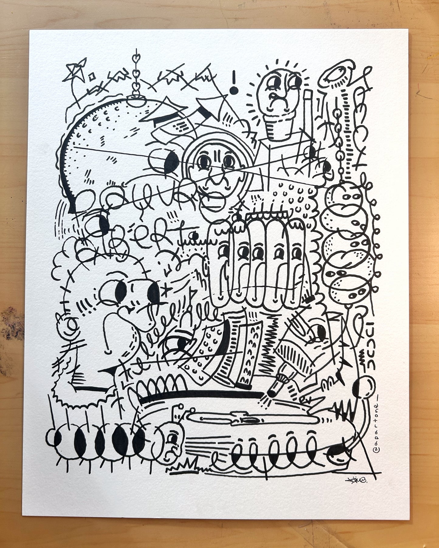 'L'horloge pointe vers le midi hot-dog"